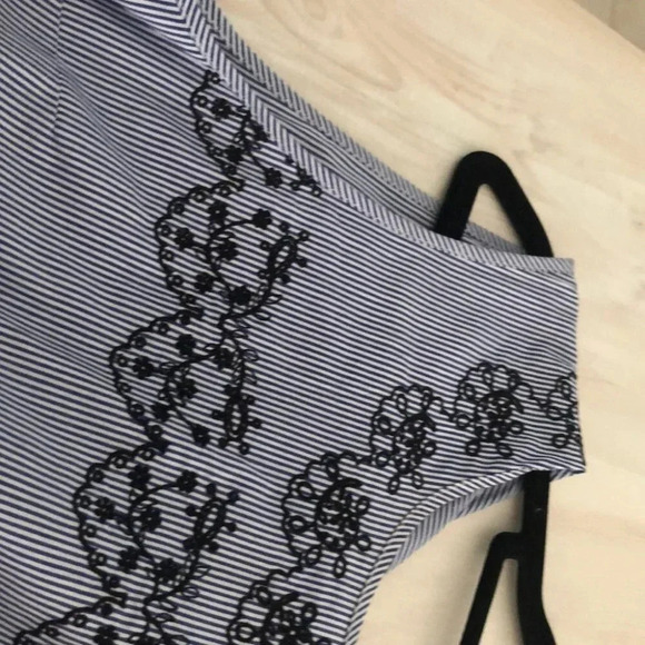 Striped embroidered dress - Picture 9 of 12